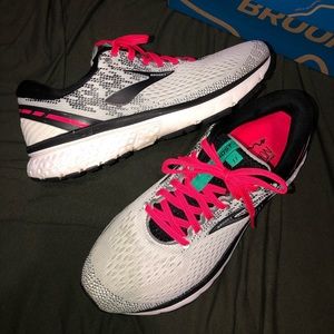 Brooks Ghost 11 running shoes